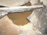 zubetonierte Decke Hohlraum mit Wasser gefüllt.JPG